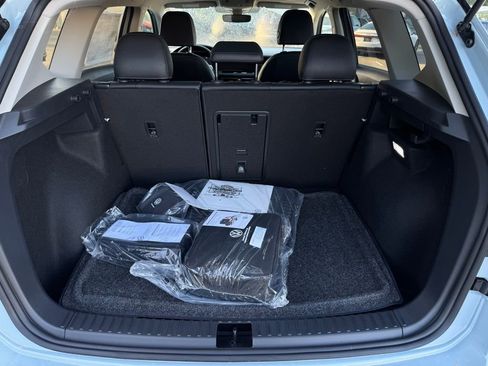 New 2025 Volkswagen Taos SE image 11