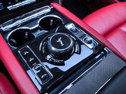 Used 2022 Rolls-Royce Cullinan w/ Cullinan Package AWD/4WD image 29