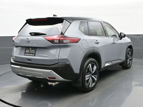 Used 2023 Nissan Rogue Platinum image 3