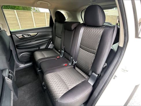 Certified 2017 Nissan Rogue SV w/ SV Premium Package FWD image 19