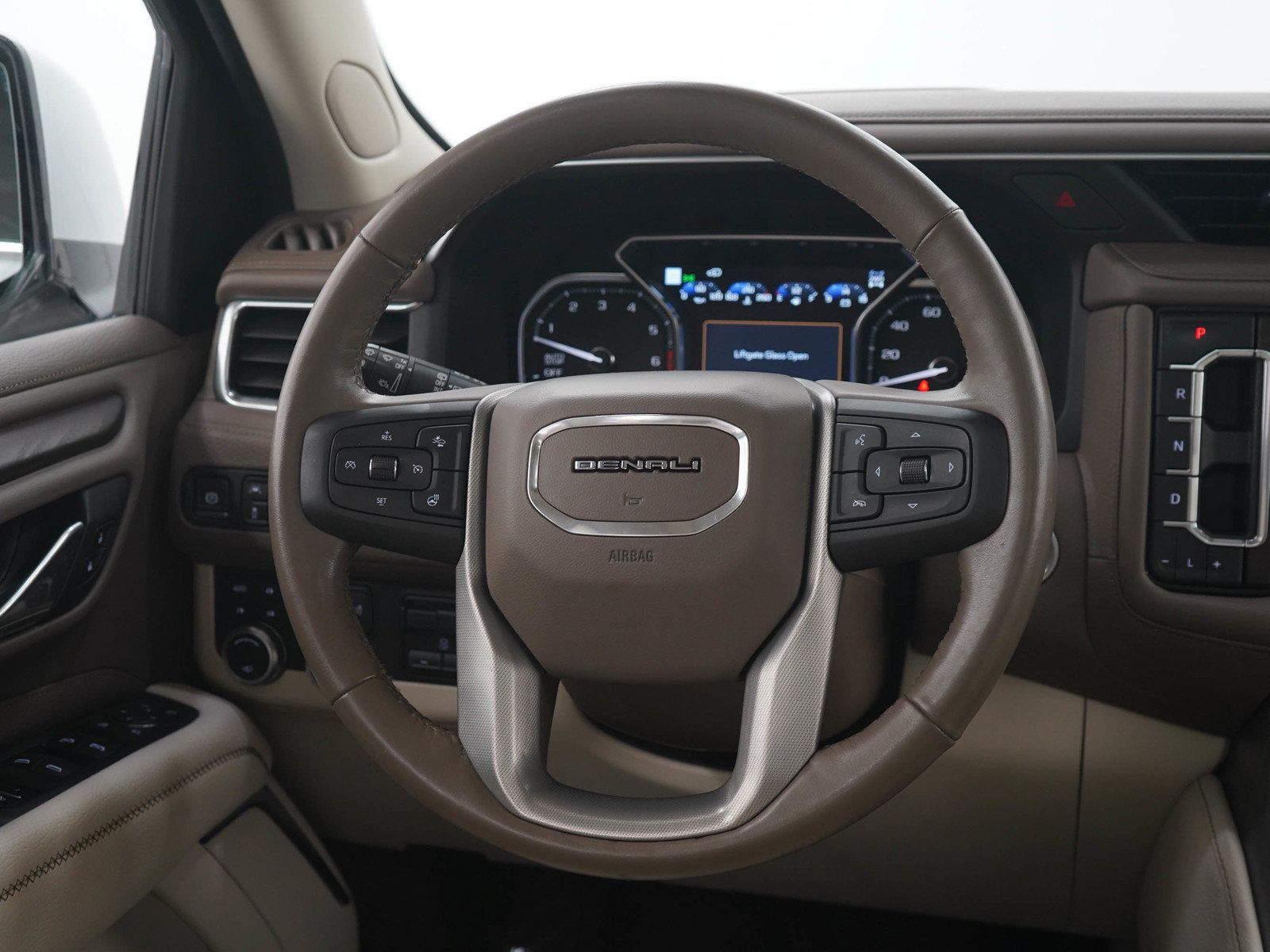 Used 2021 GMC Yukon Denali w/ Denali Ultimate Package AWD/4WD image 21