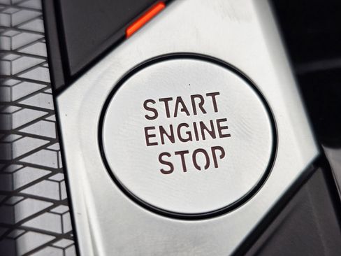 New 2025 BMW 330i xDrive Sedan image 21