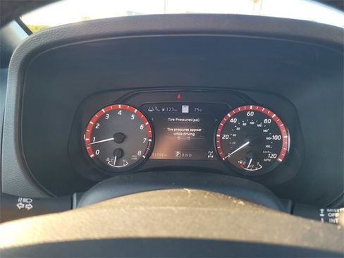 Used 2022 Nissan Frontier PRO-4X w/ Pro-4X Premium Package image 29