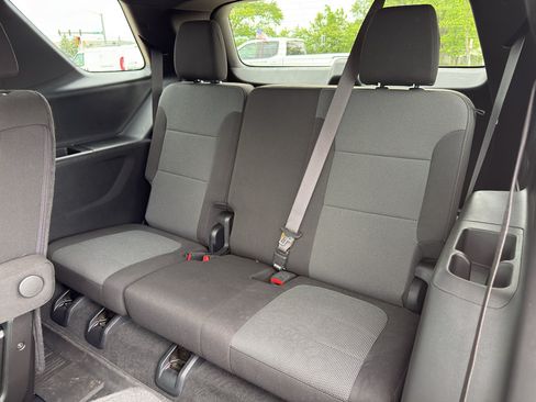 Used 2023 Chevrolet Traverse LT w/ LPO, Floor Liner Package AWD/4WD image 39