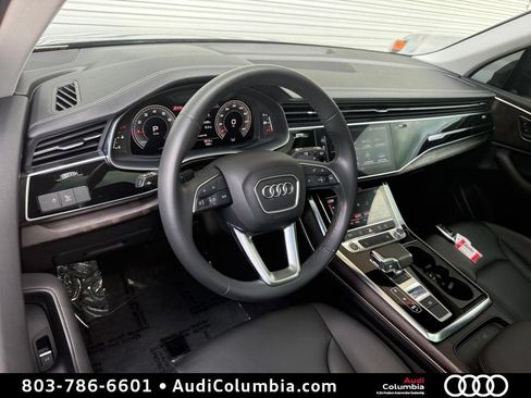 Used 2023 Audi Q7 3.0T Premium w/ Convenience Package AWD/4WD image 3