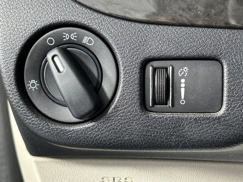 Used 2019 Dodge Grand Caravan SE FWD image 28