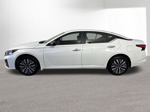 Certified 2024 Nissan Altima 2.5 SV image 30