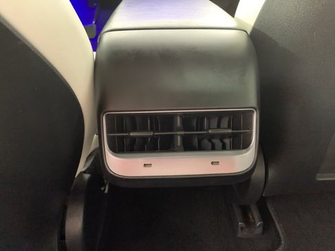 Used 2020 Tesla Model 3 Long Range image 34