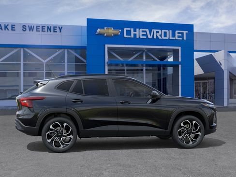 New 2026 Chevrolet Trax RS w/ Driver Confidence Package FWD image 5