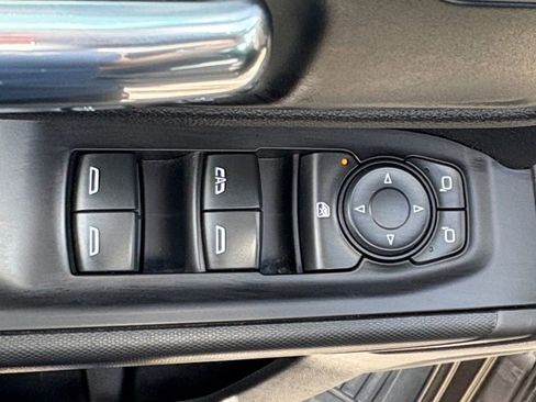 Used 2021 Chevrolet Silverado 1500 Custom image 12