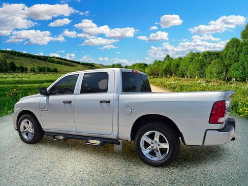 Used 2018 RAM 1500 Express w/ Express Value Package RWD image 4