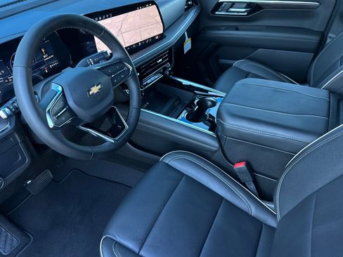 New 2026 Chevrolet Suburban Premier image 10