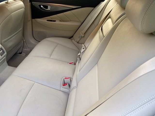 Used 2017 INFINITI Q50 Signature Edition w/ All Weather Package (L93) RWD image 17