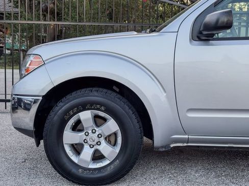 Used 2009 Nissan Frontier SE w/ SE Value Truck Pkg image 29