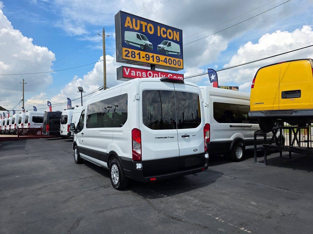 Used 2026 Ford Transit 350 XLT RWD image 2