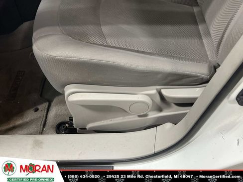 Used 2013 Nissan Rogue S image 17