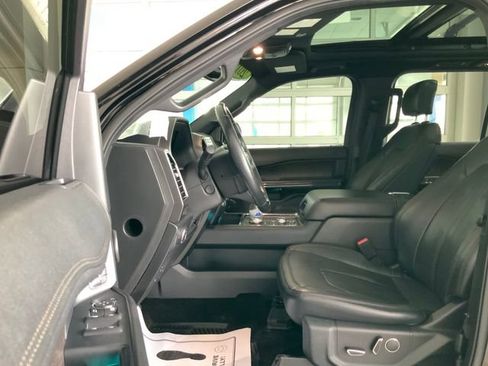Used 2018 Ford Expedition Limited w/ Equipment Group 301A AWD/4WD image 15