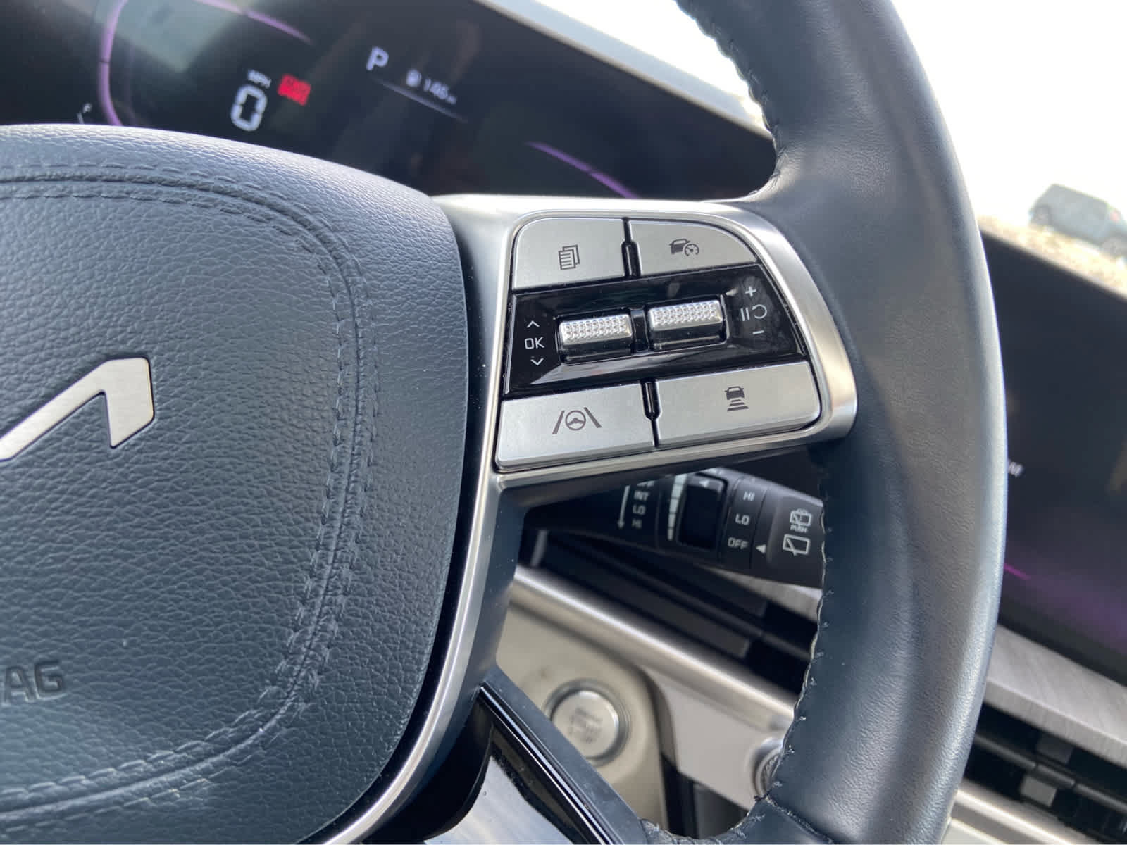 Used 2025 Kia Telluride EX w/ EX Captain's Chair Package FWD image 22