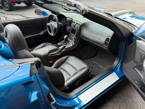 Used 2009 Chevrolet Corvette Convertible w/ Preferred Equipment Group RWD image 29