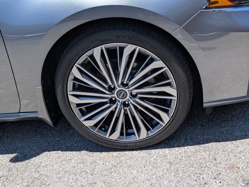 Used 2023 Nissan Altima 2.5 SL FWD image 11