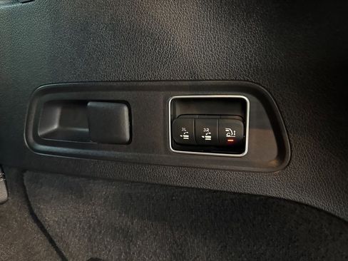 Certified 2025 Mercedes-Benz GLS 450 GLS 450 image 33