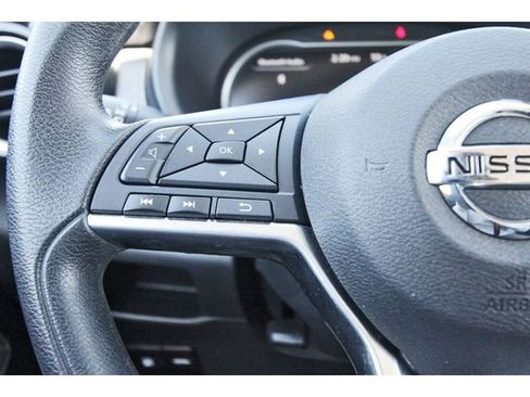 Used 2020 Nissan Kicks SV image 18