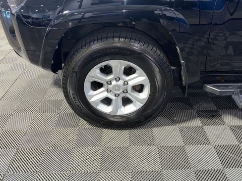 Used 2020 Toyota 4Runner SR5 Premium w/ Moonroof Package AWD/4WD image 17