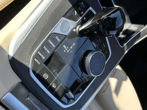 Used 2022 BMW X7 xDrive40i AWD/4WD image 23