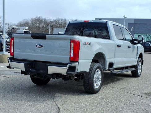 Certified 2025 Ford F250 XLT image 7