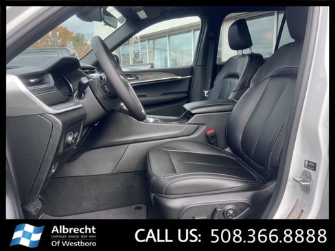 New 2025 Jeep Grand Cherokee Limited image 10