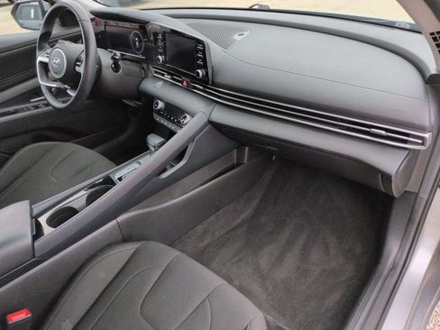 Used 2022 Hyundai Elantra SEL w/ Convenience Package image 20
