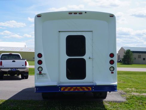 Used 2019 Ford E-450 and Econoline 450 Super Duty w/ Shuttle Bus Prep Package RWD image 4