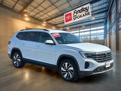 Used 2025 Volkswagen Atlas SE AWD/4WD image 2