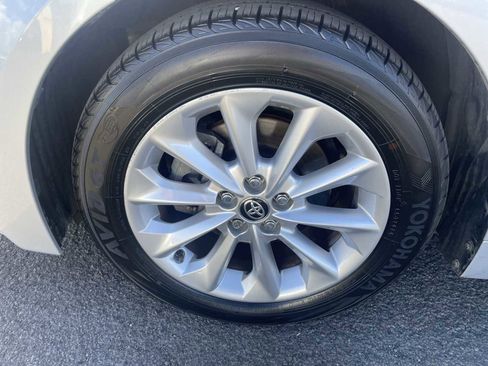 Used 2022 Toyota Corolla LE image 18