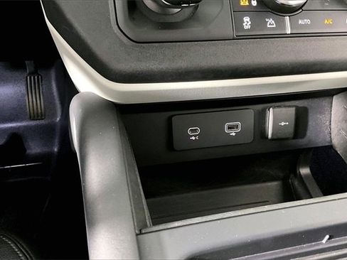 Used 2024 Land Rover Defender 110 S image 15