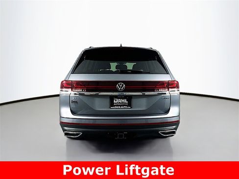Used 2025 Volkswagen Atlas SE image 10
