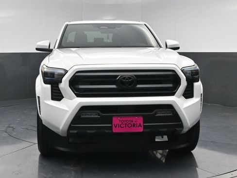 Used 2025 Toyota Tacoma SR5 RWD image 18