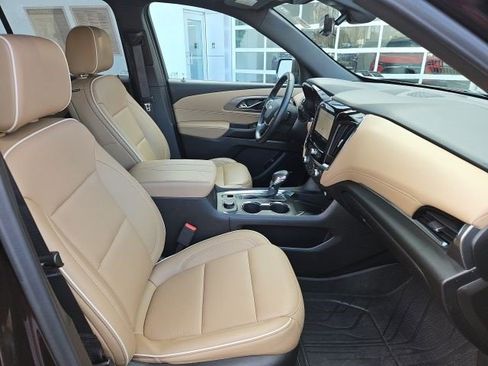 Certified 2023 Chevrolet Traverse Premier w/ LPO, Floor Liner Package image 20