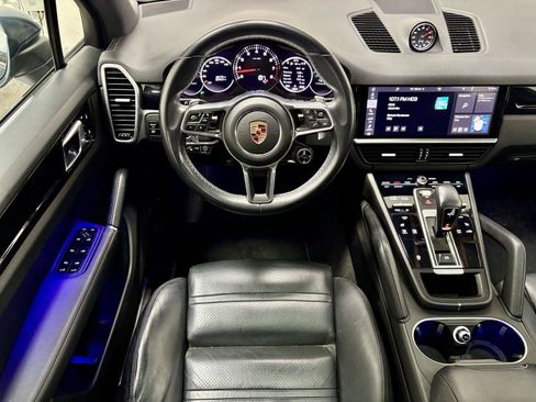 Used 2019 Porsche Cayenne AWD/4WD image 2