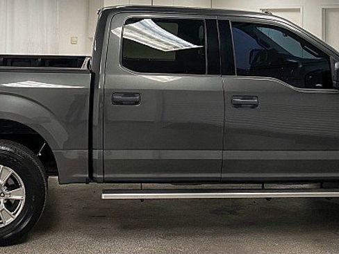 Used 2015 Ford F150 XLT image 4
