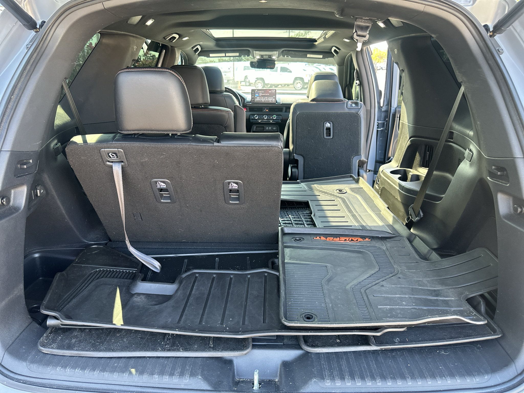 Used 2025 Honda Pilot TrailSport image 16