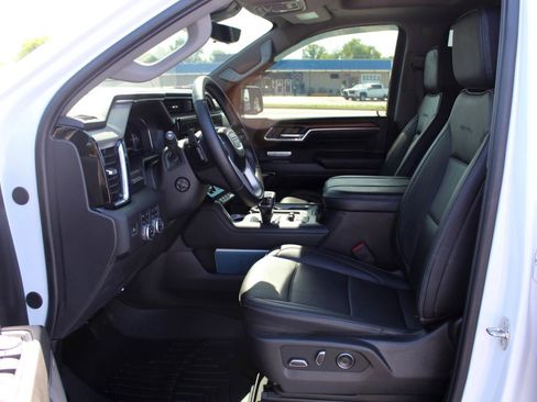 Used 2024 GMC Sierra 1500 Denali w/ Denali Reserve Package AWD/4WD image 9