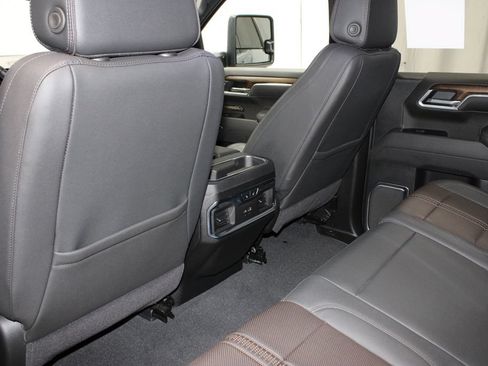 Used 2025 Chevrolet Silverado 1500 High Country w/ High Country Premium Package AWD/4WD image 22