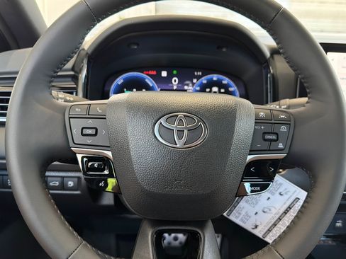 Used 2026 Toyota Camry XSE FWD image 28