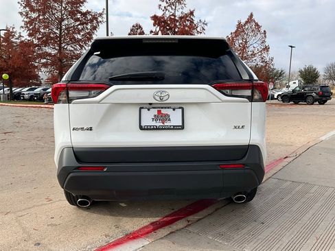 Used 2025 Toyota RAV4 XLE image 7