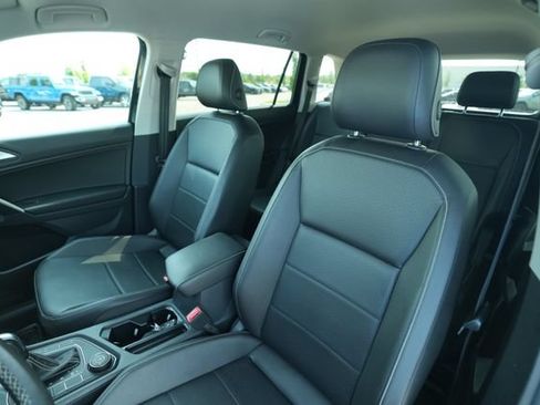 Used 2021 Volkswagen Tiguan SE AWD/4WD image 40