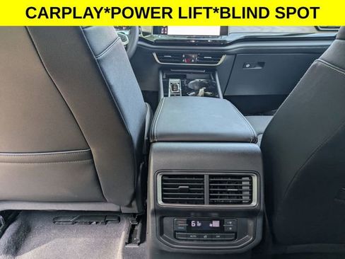 Used 2025 Volkswagen Atlas SE FWD image 25