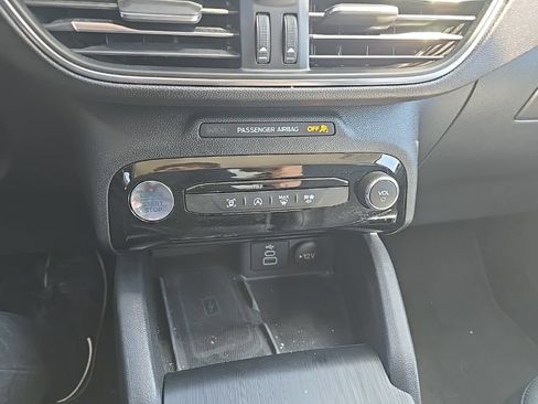Used 2025 Ford Escape Platinum AWD/4WD image 22