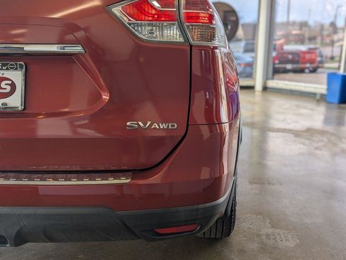 Used 2016 Nissan Rogue SV AWD/4WD image 5
