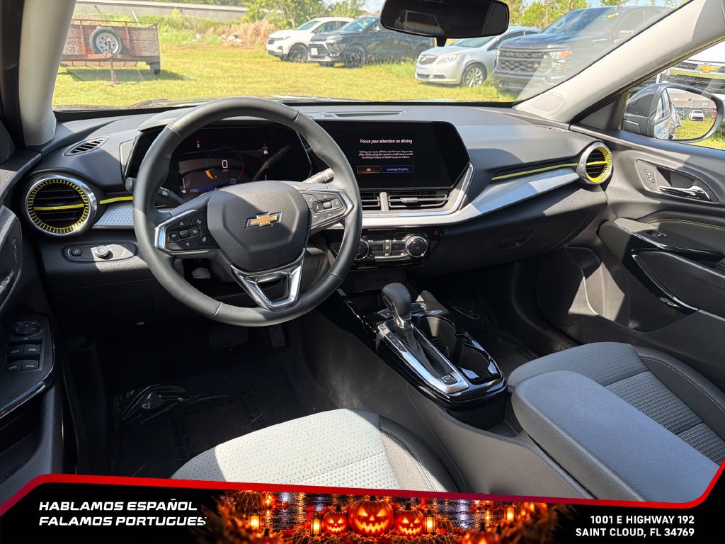 Used 2025 Chevrolet Trax LT w/ Driver Confidence Package FWD image 23